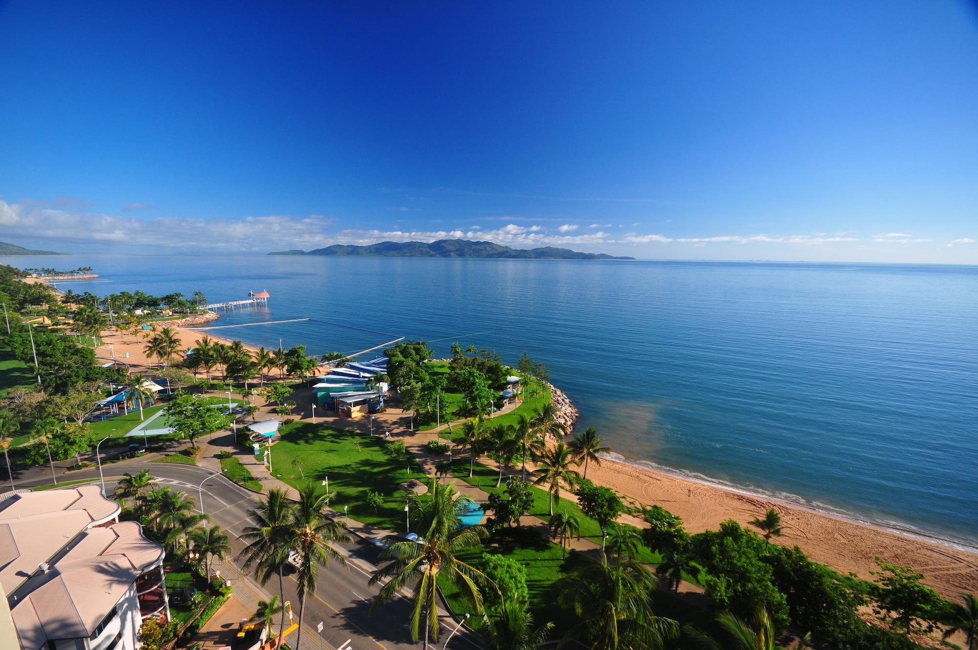 Aquarius On The Beach Townsville Kültér fotó