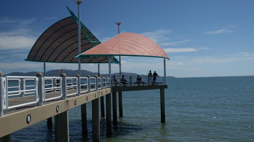 Aquarius On The Beach Townsville Kültér fotó