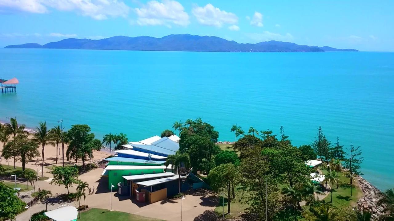 Aquarius On The Beach Townsville Kültér fotó