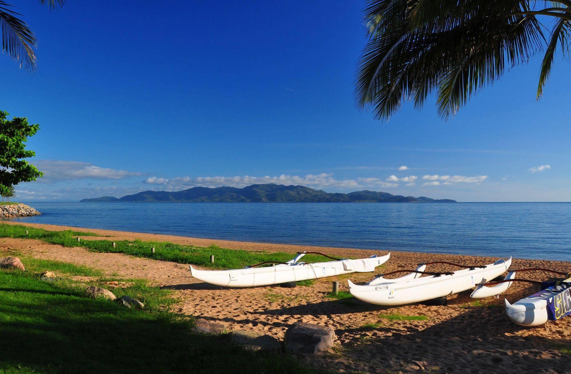 Aquarius On The Beach Townsville Kültér fotó